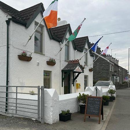 Holland Hotel Llanfachraeth Exterior foto